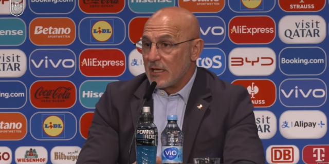 开云体育App-德拉富恩特：乌奈·西蒙配得上MVP，我们要保持冷静