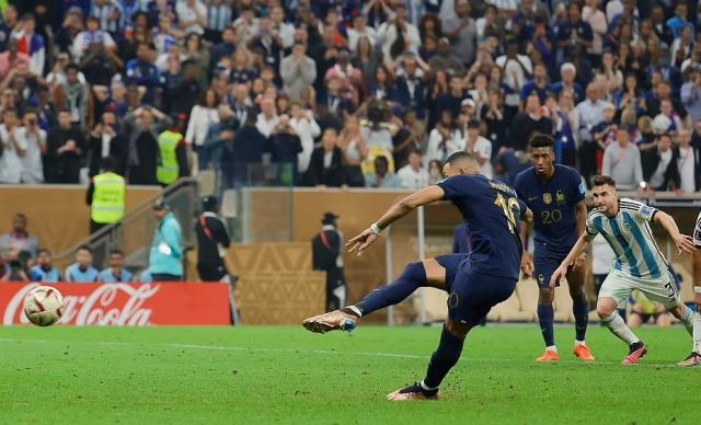 1671405157491047928.jpg 65709253-11551797-image-a-21_167.jpg